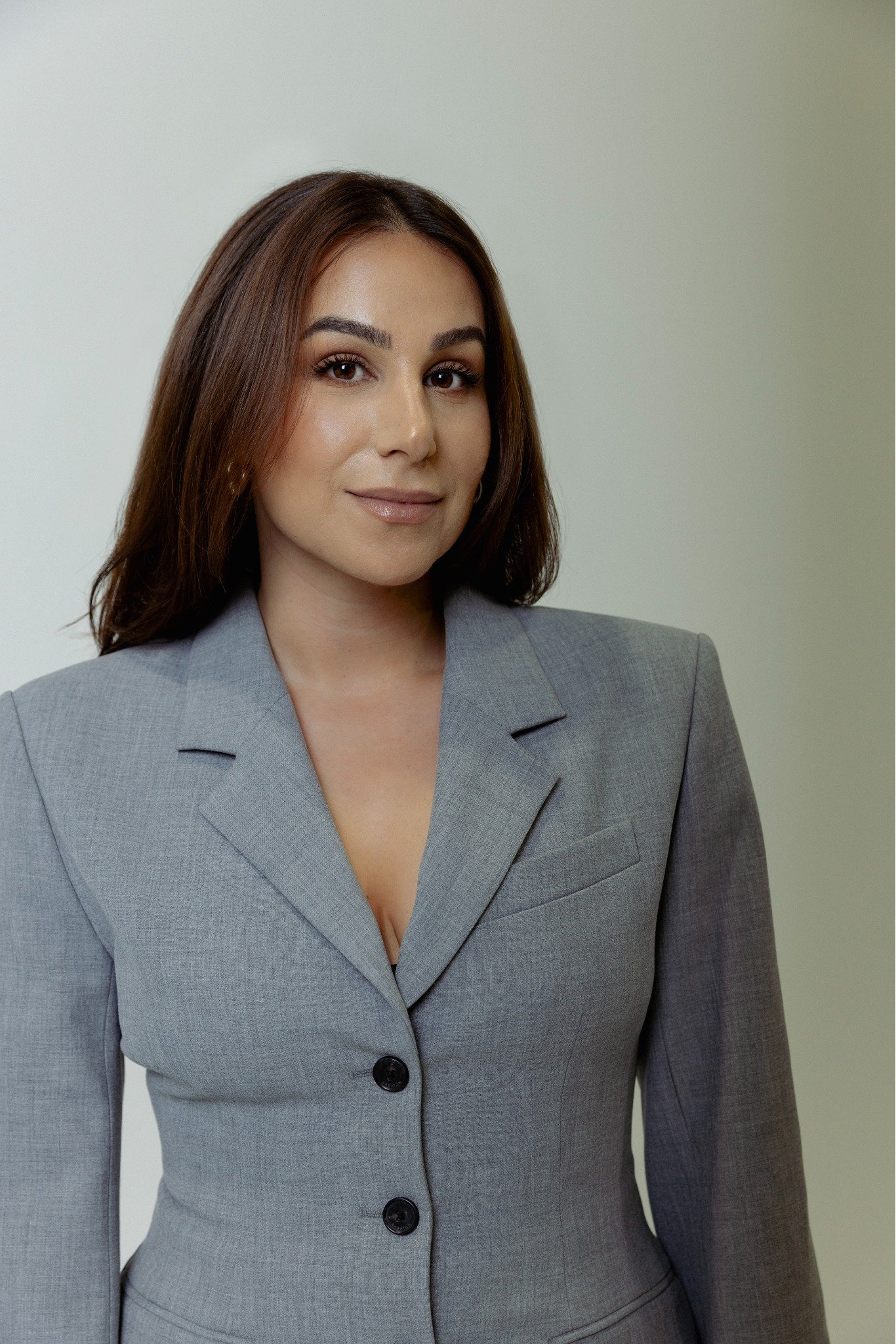 AWARD WINNING HAIRSTYLIST ARMINEH DAMANPAK